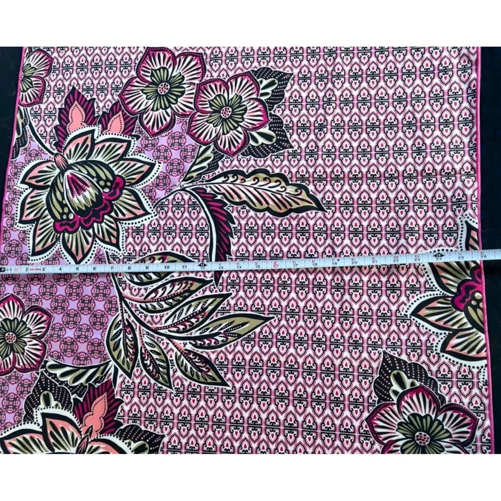 Prana Pink Floral Table Runner Batik Design Accent Dining Kitchen Decor 72x26 in